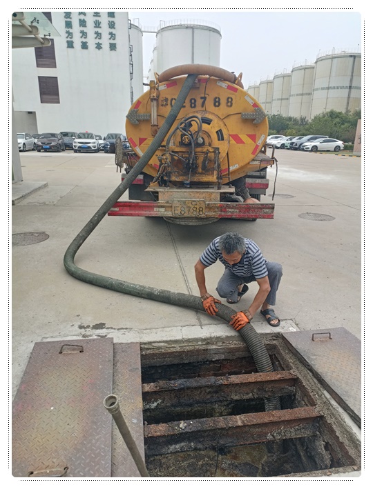 经区隔油池清掏